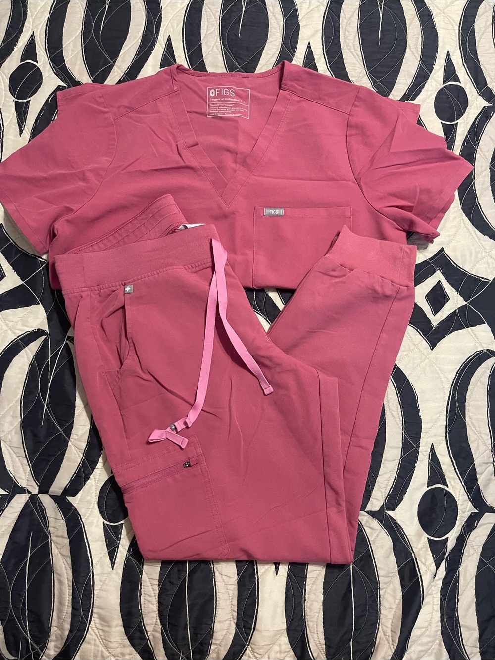 FIGS Quartz BCA Scrub Set Catarina Top & Zamora Joggers Large